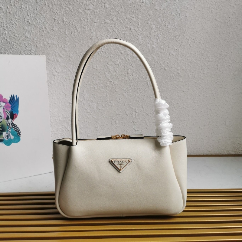 Pra*a shopping bags